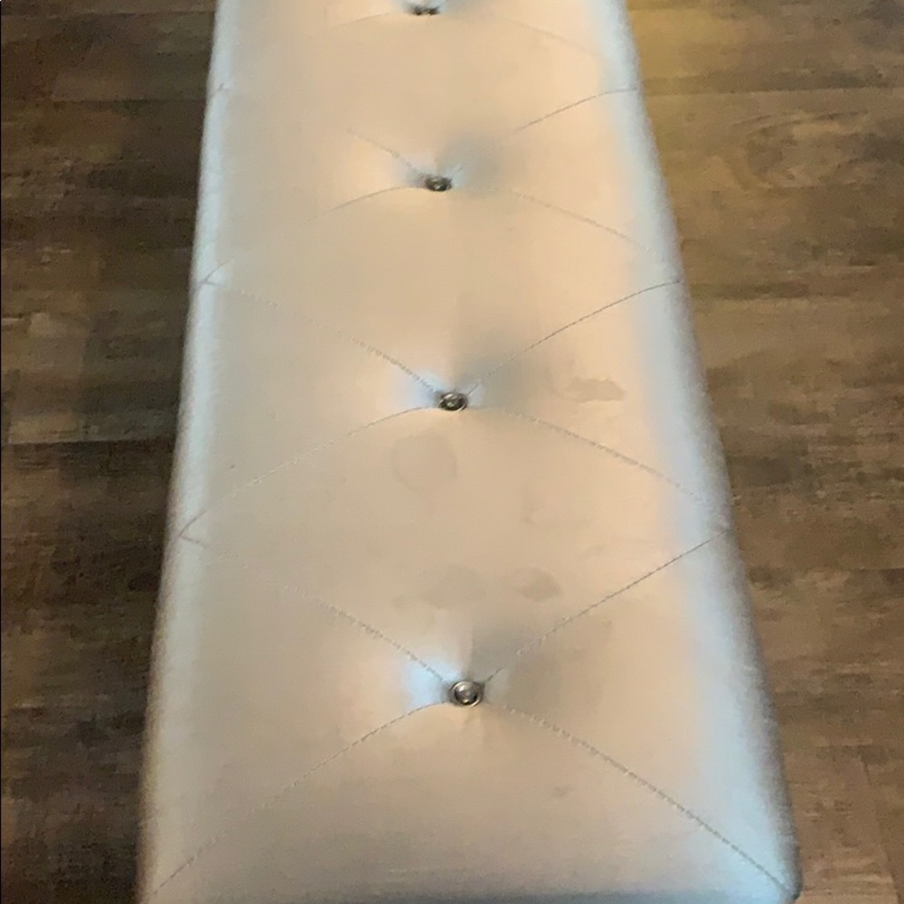 Bench - Picture 2 of 3